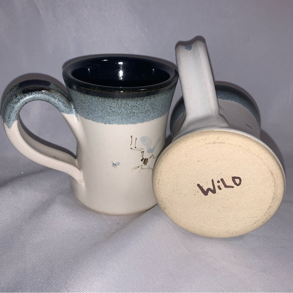 Artist Kurt Wild Studio Pottery 8 oz. Mugs Blue Rim Dragonflies Motif Set of 2